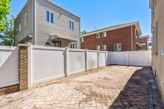 21-09 48th Street, Astoria, NY 11105