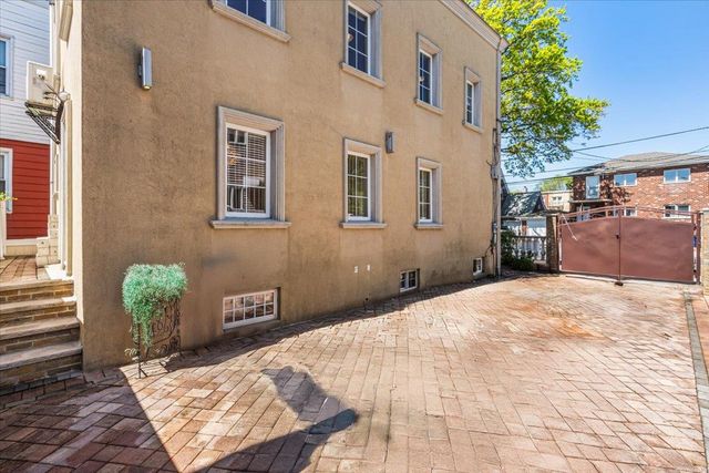 21-09 48th Street, Astoria, NY 11105