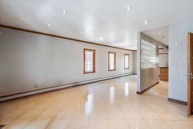 21-09 48th Street, Astoria, NY 11105