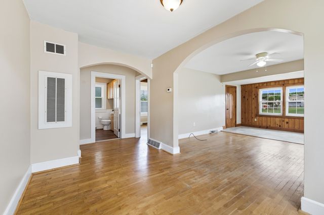 403 LEE AVE, Elkton, VA 22827