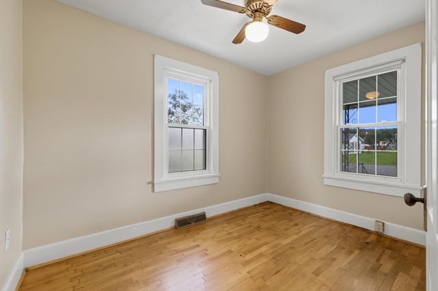 403 LEE AVE, Elkton, VA 22827