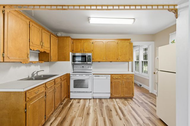 403 LEE AVE, Elkton, VA 22827