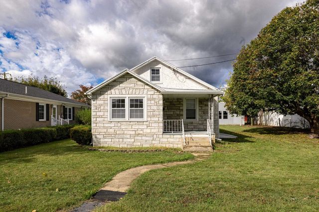 403 LEE AVE, Elkton, VA 22827