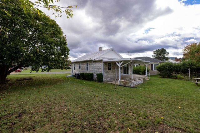 403 LEE AVE, Elkton, VA 22827