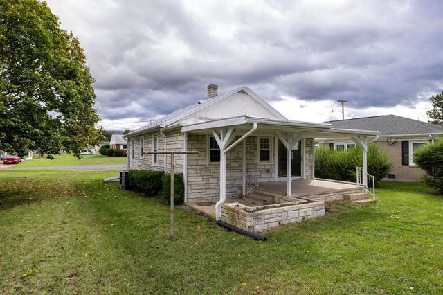 403 LEE AVE, Elkton, VA 22827