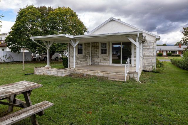 403 LEE AVE, Elkton, VA 22827