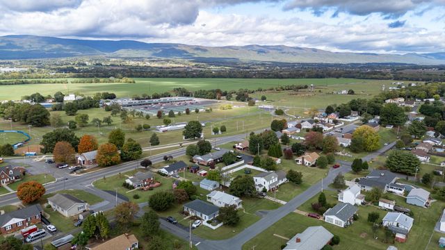 403 LEE AVE, Elkton, VA 22827