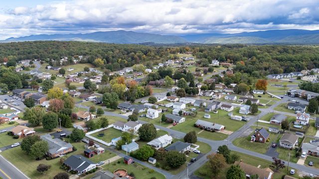 403 LEE AVE, Elkton, VA 22827