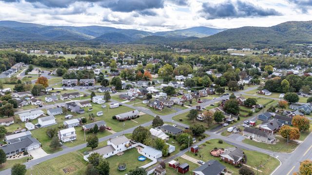 403 LEE AVE, Elkton, VA 22827