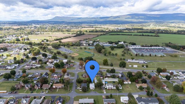 403 LEE AVE, Elkton, VA 22827