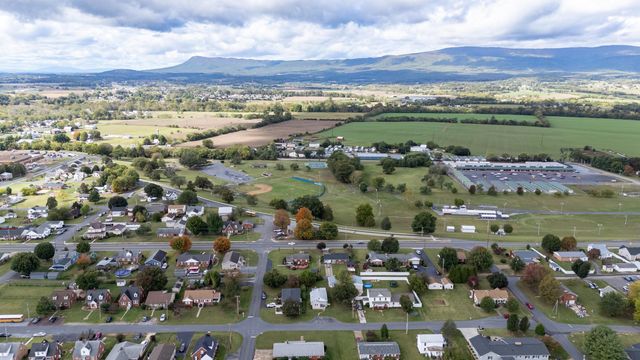 403 LEE AVE, Elkton, VA 22827