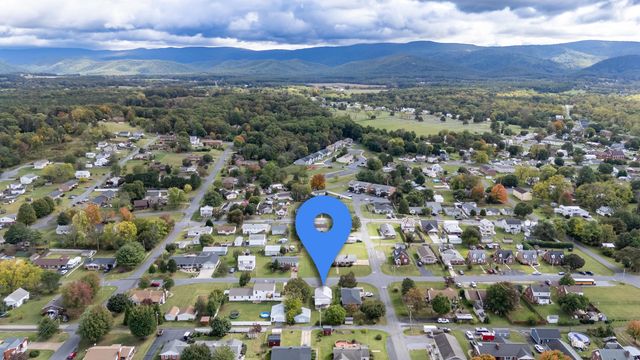 403 LEE AVE, Elkton, VA 22827