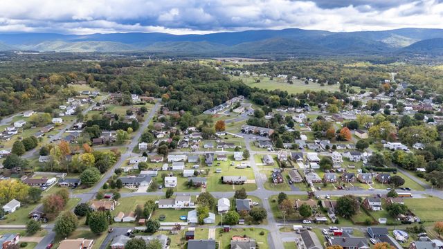 403 LEE AVE, Elkton, VA 22827