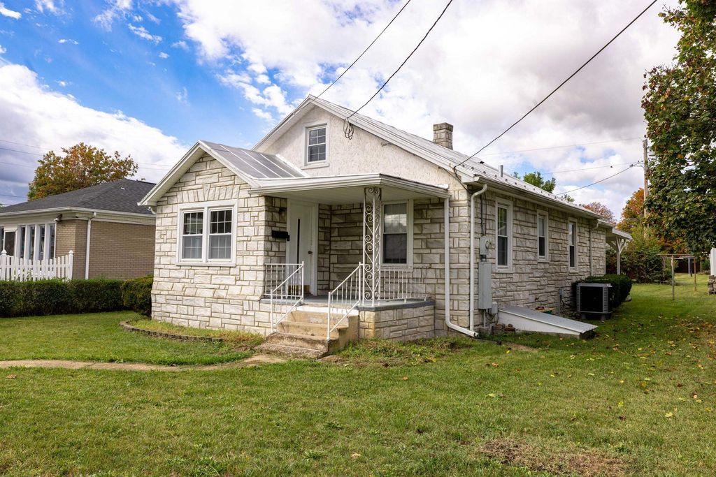 403 LEE AVE, Elkton, VA 22827