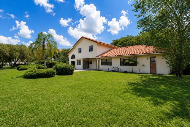 1855 SW 101st Ave, Davie, FL 33324