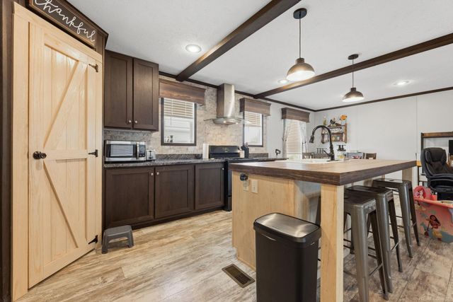 1401 Juniper Court, Columbus, MI 48063