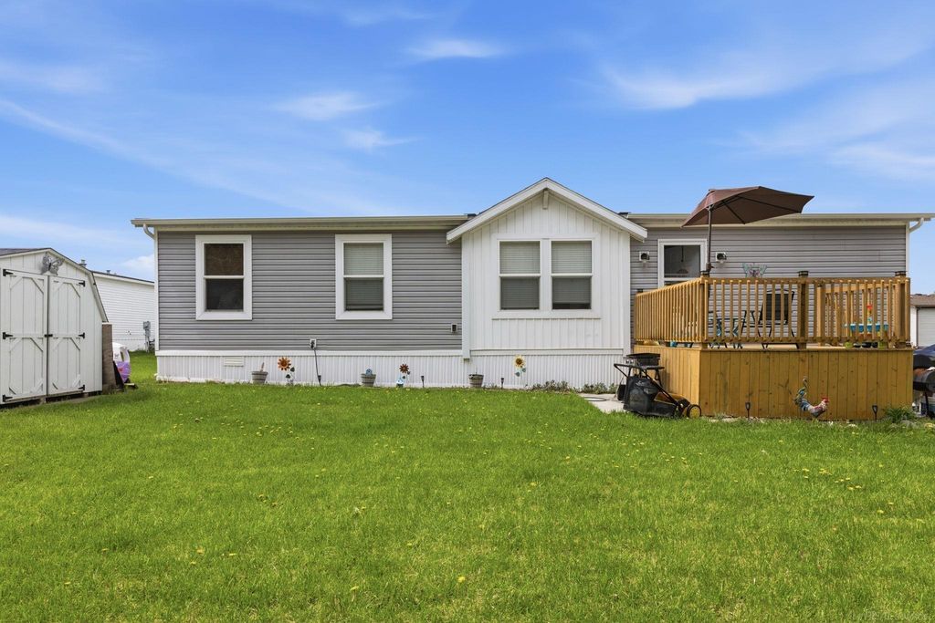 1401 Juniper Court, Columbus, MI 48063