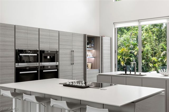 2211 South Winds DR, Naples, FL 34102