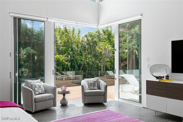 2211 South Winds DR, Naples, FL 34102