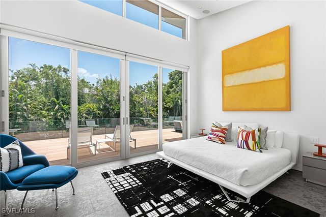 2211 South Winds DR, Naples, FL 34102