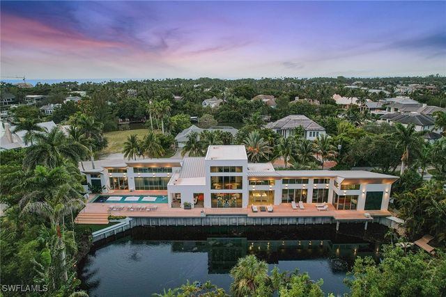 2211 South Winds DR, Naples, FL 34102