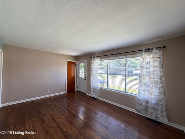 533 Village Dr, Elizabethtown, KY 42701