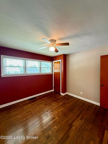 533 Village Dr, Elizabethtown, KY 42701