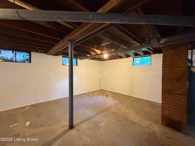 533 Village Dr, Elizabethtown, KY 42701