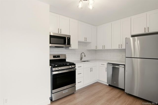 8 Dogwood Court 8, Selden, NY 11784