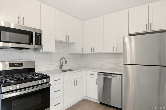 8 Dogwood Court 8, Selden, NY 11784