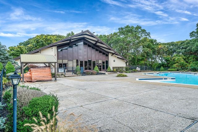 8 Dogwood Court 8, Selden, NY 11784