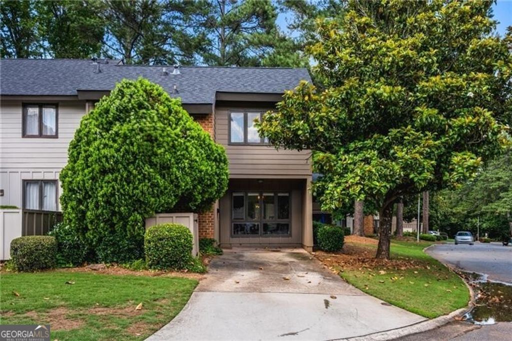 2471 Cedar Brook W, Marietta, GA 30067