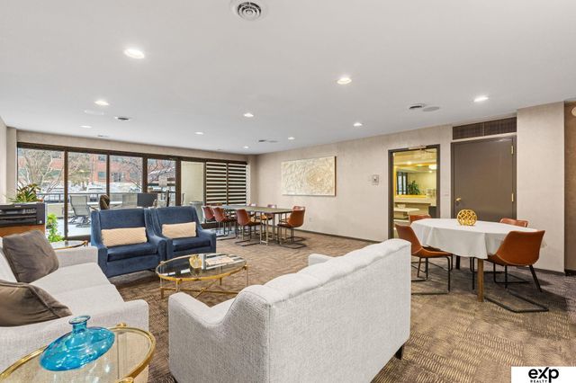 770 N 93rd St Apt 1B4, Omaha, NE 68114