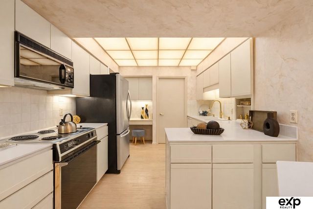 770 N 93rd St Apt 1B4, Omaha, NE 68114