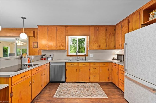 5228 Weatherly Road, Greensboro, NC 27406