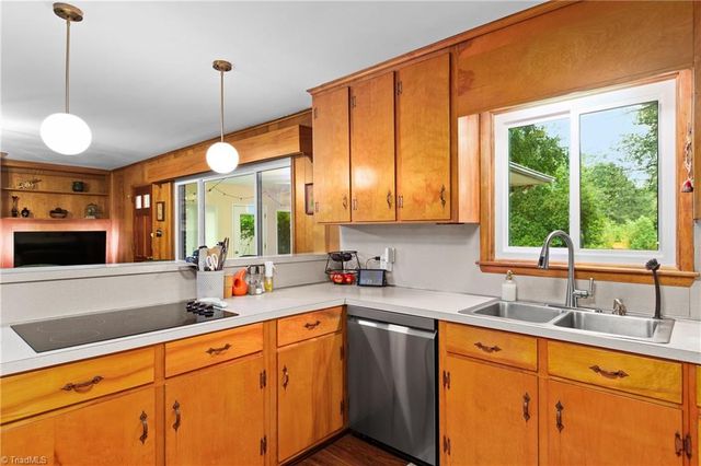 5228 Weatherly Road, Greensboro, NC 27406
