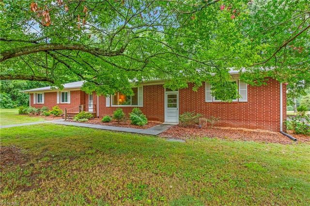 5228 Weatherly Road, Greensboro, NC 27406