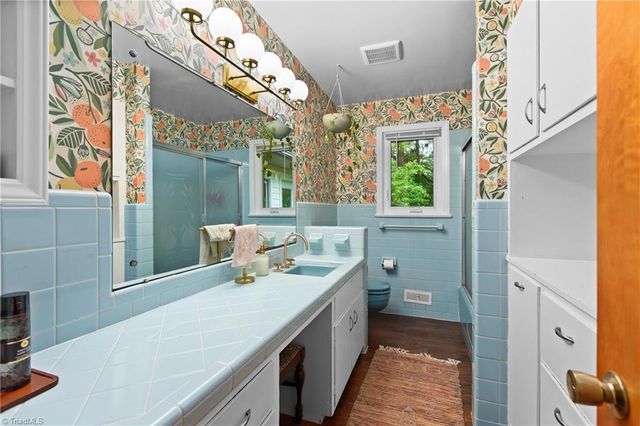 5228 Weatherly Road, Greensboro, NC 27406