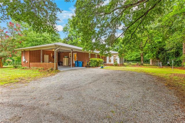 5228 Weatherly Road, Greensboro, NC 27406