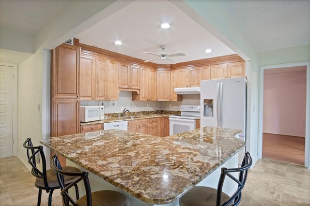 1800 SE Saint Lucie Boulevard 9-204, Stuart, FL 34996