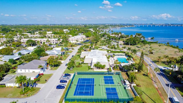 1800 SE Saint Lucie Boulevard 9-204, Stuart, FL 34996