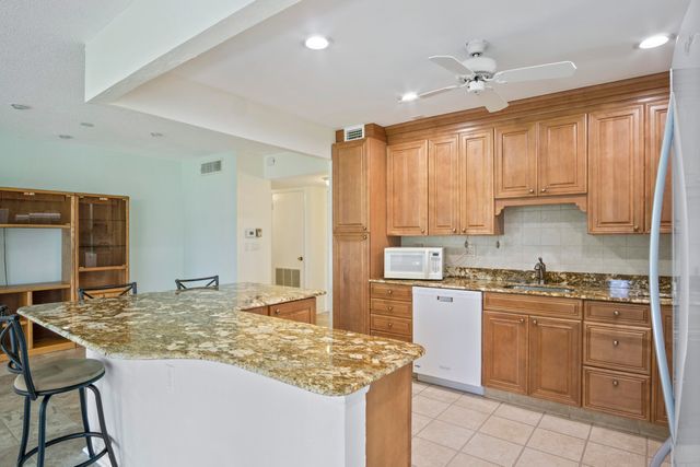 1800 SE Saint Lucie Boulevard 9-204, Stuart, FL 34996