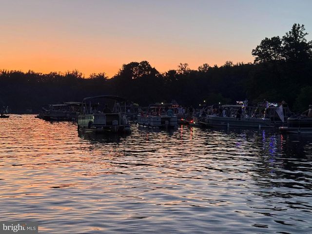 6124 BEACHWAY DR, Falls Church, VA 22041