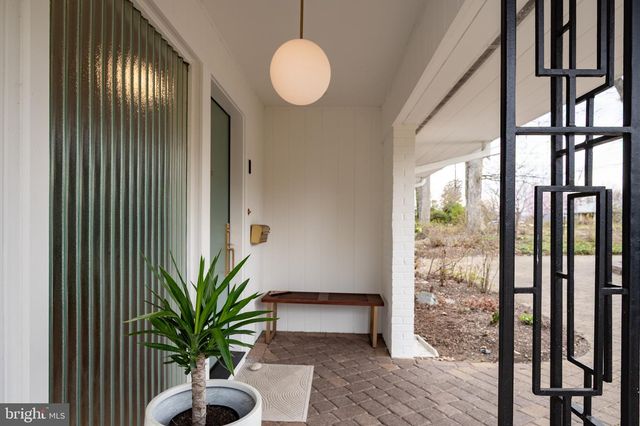 6124 BEACHWAY DR, Falls Church, VA 22041