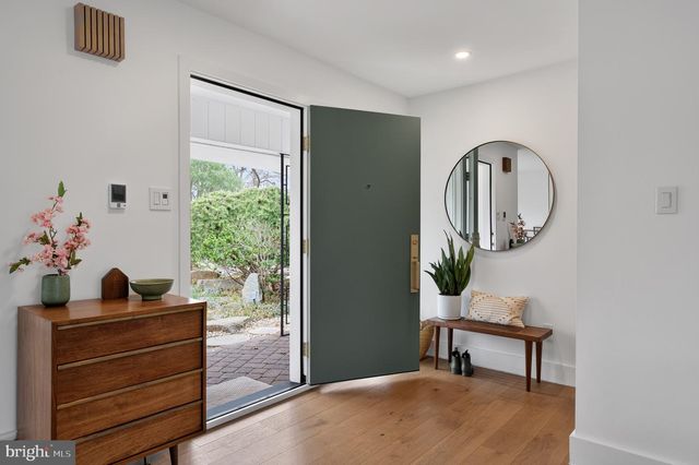 6124 BEACHWAY DR, Falls Church, VA 22041