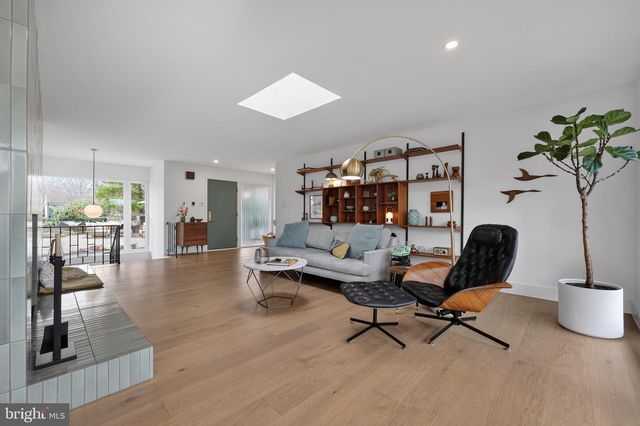 6124 BEACHWAY DR, Falls Church, VA 22041