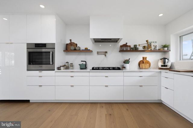 6124 BEACHWAY DR, Falls Church, VA 22041