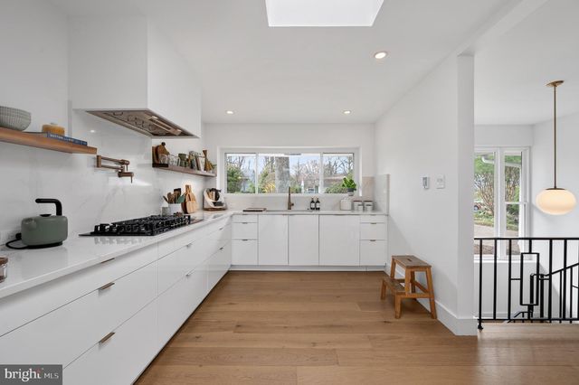 6124 BEACHWAY DR, Falls Church, VA 22041