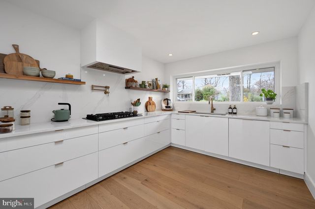 6124 BEACHWAY DR, Falls Church, VA 22041