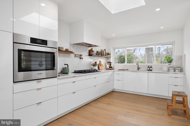 6124 BEACHWAY DR, Falls Church, VA 22041